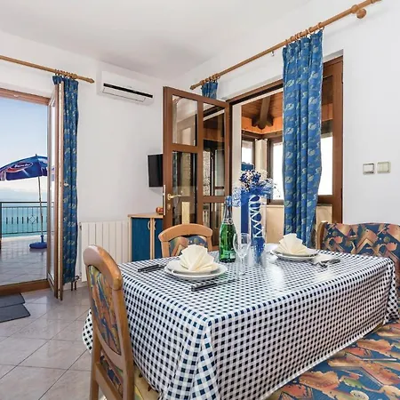 Gorgeous In With Kitchen