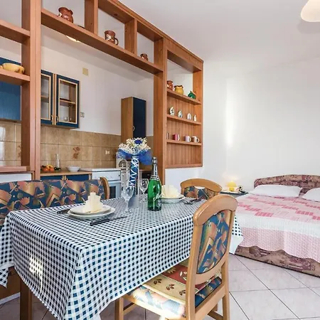 Apartment Gorgeous In With Kitchen